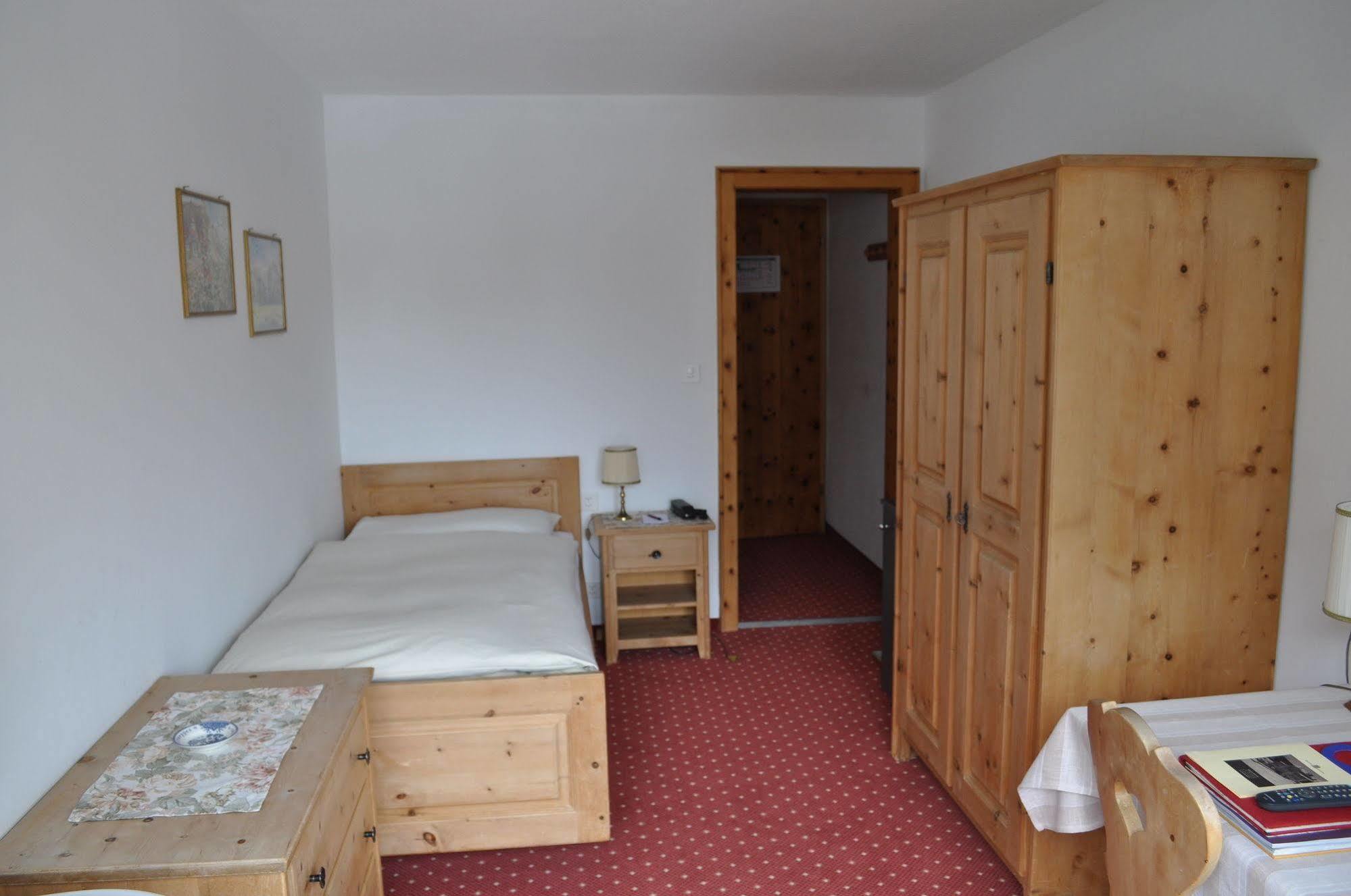 Hotel Bernina 폰트레시나 외부 사진