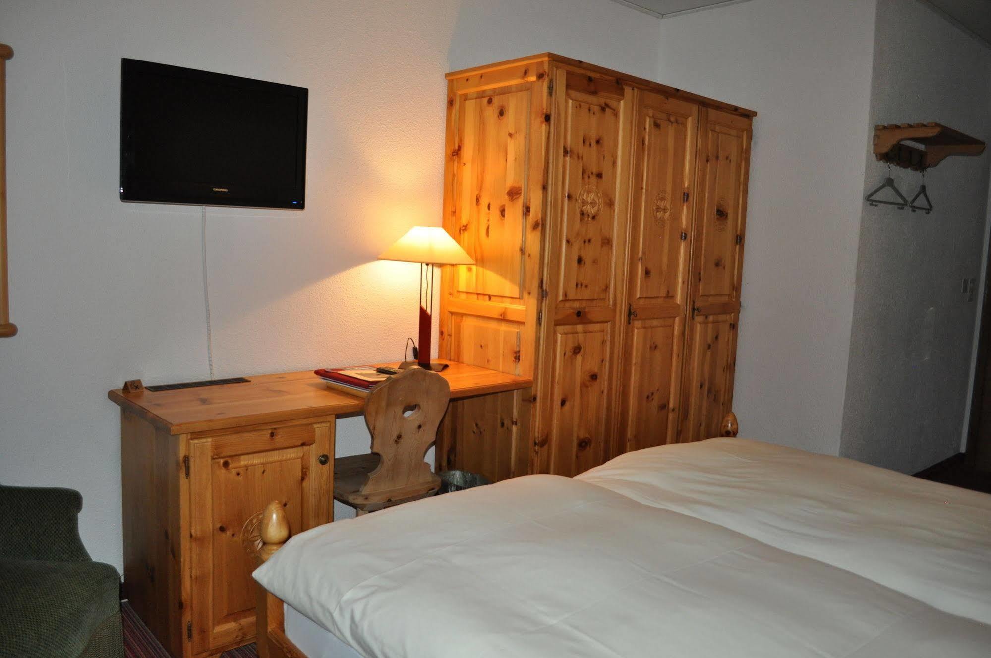 Hotel Bernina 폰트레시나 외부 사진