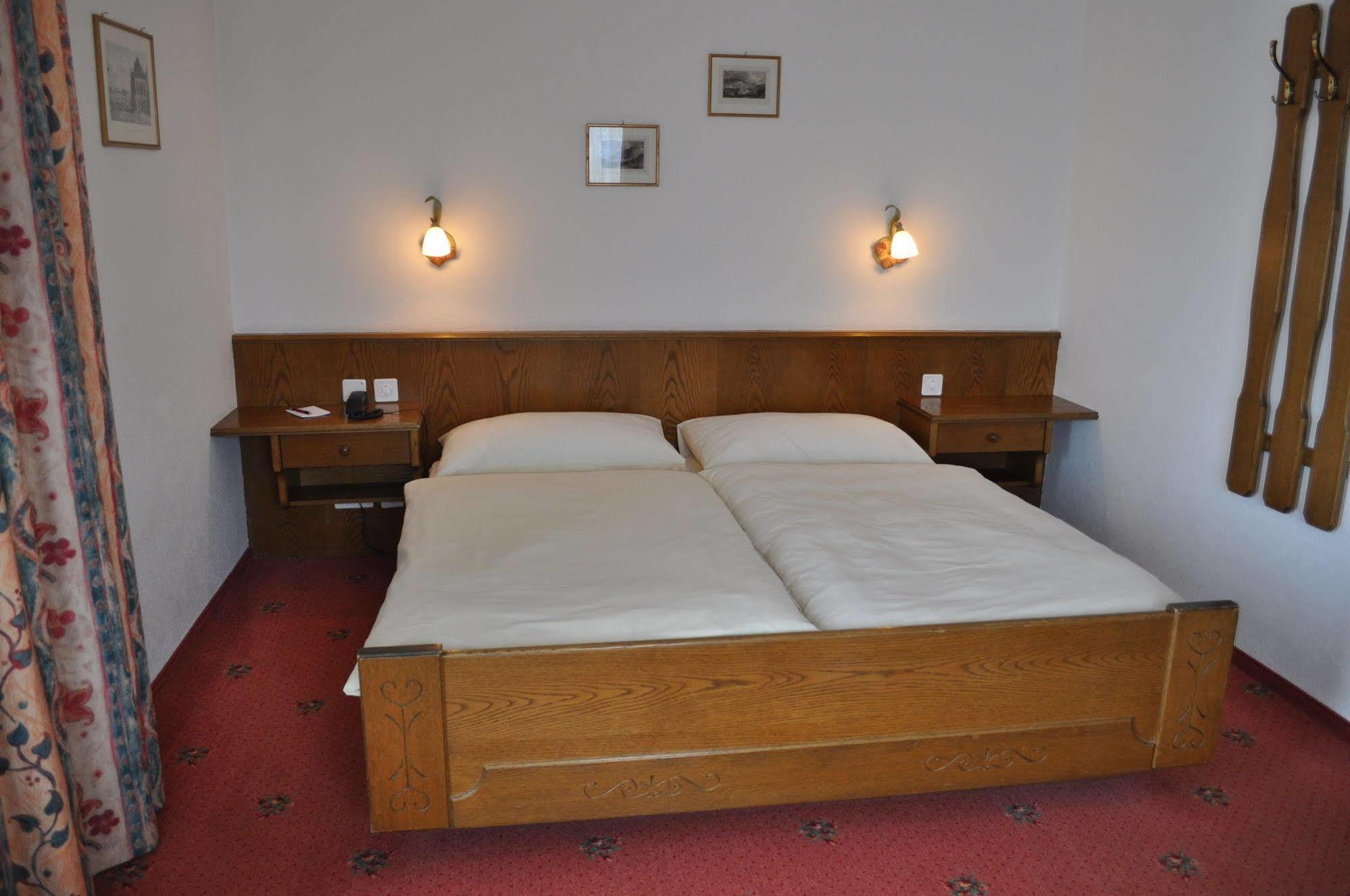 Hotel Bernina 폰트레시나 외부 사진