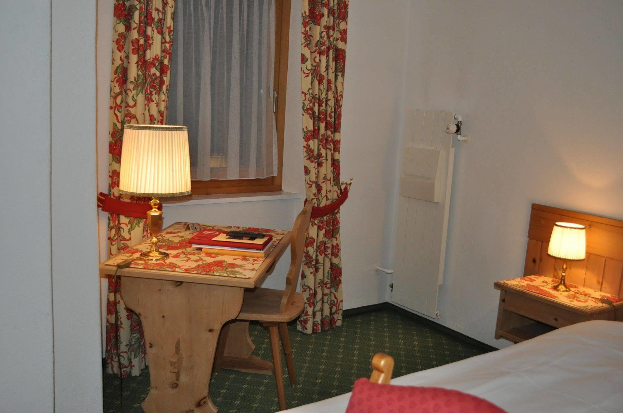 Hotel Bernina 폰트레시나 외부 사진